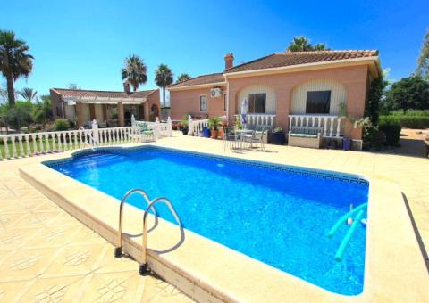 Finca with 3 bedrooms and 2 bathrooms in Daya Vieja, Alicante