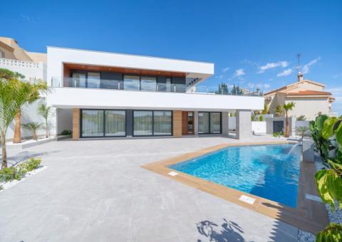 Villa with 4 bedrooms and 3 bathrooms in Ciudad Quesada, Alicante
