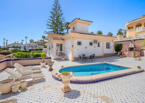 Villa with 4 bedrooms and 3 bathrooms in Ciudad Quesada, Alicante