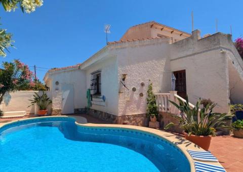 Villa with 4 bedrooms and 3 bathrooms in Ciudad Quesada, Alicante