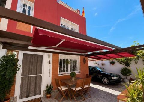 Townhouse with 2 bedrooms and 2 bathrooms in Torrevieja, Alicante