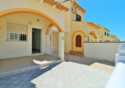 Townhouse with 2 bedrooms and 2 bathrooms in Orihuela Costa, Alicante