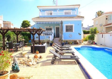 Villa with 5 bedrooms and 2 bathrooms in Ciudad Quesada, Alicante