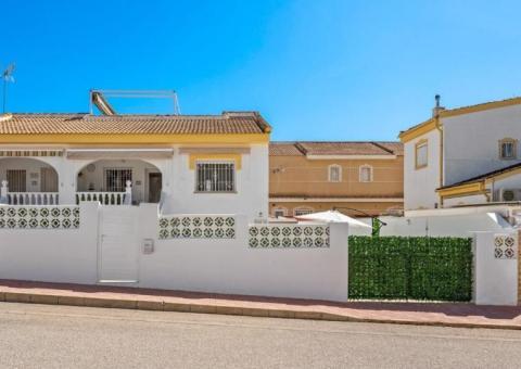 Semi detached with 3 bedrooms and 2 bathrooms in Benijófar, Alicante
