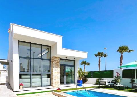 Villa with 2 bedrooms and 2 bathrooms in Ciudad Quesada, Alicante