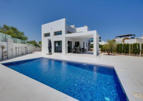 Villa de 3 dormitorios y 3 baños en Ciudad Quesada, Alicante