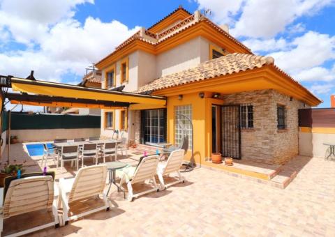 Semi detached with 3 bedrooms and 2 bathrooms in Los Montesinos, Alicante