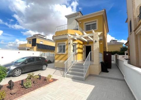 Villa with 3 bedrooms and 2 bathrooms in Algorfa, Alicante