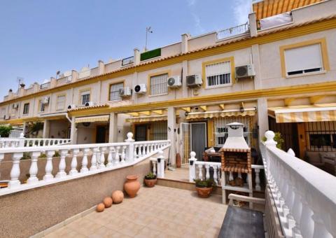 Townhouse with 2 bedrooms and 2 bathrooms in Algorfa, Alicante