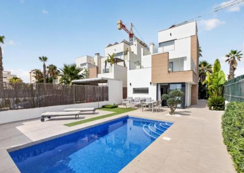 Villa with 3 bedrooms and 2 bathrooms in Guardamar del Segura, Alicante
