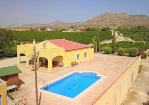 Finca with 3 bedrooms and 2 bathrooms in Albatera, Alicante