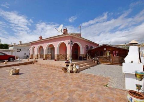 Villa with 4 bedrooms and 2 bathrooms in Orihuela Costa, Alicante