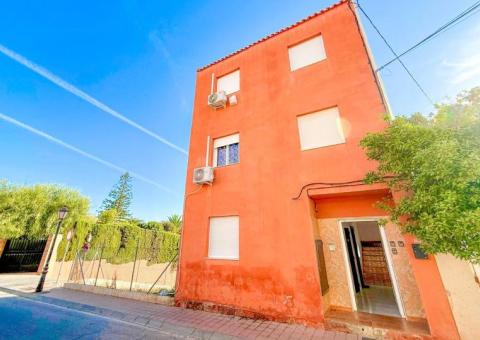 Apartment with 5 bedrooms and 3 bathrooms in San Miguel de Salinas, Alicante