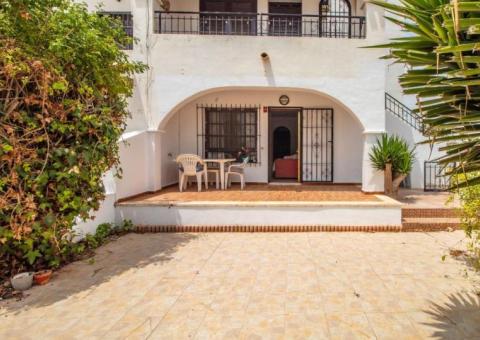 Bungalow with 2 bedrooms and 1 bathrooms in Torrevieja, Alicante