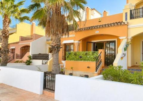 Townhouse with 3 bedrooms and 2 bathrooms in Algorfa, Alicante