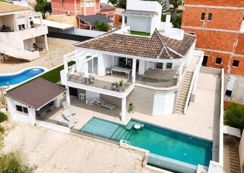 Villa with 4 bedrooms and 5 bathrooms in Ciudad Quesada, Alicante