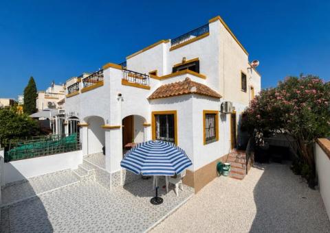 Townhouse with 3 bedrooms and 2 bathrooms in Torrevieja, Alicante