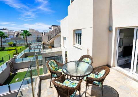 Apartment with 2 bedrooms and 2 bathrooms in Torrevieja, Alicante