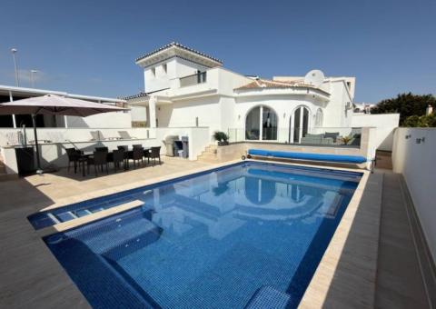 Villa with 3 bedrooms and 3 bathrooms in Ciudad Quesada, Alicante
