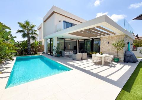 Villa with 3 bedrooms and 3 bathrooms in Orihuela Costa, Alicante
