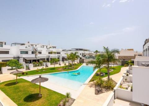 Apartment with 2 bedrooms and 2 bathrooms in Torre de la Horadada, Alicante