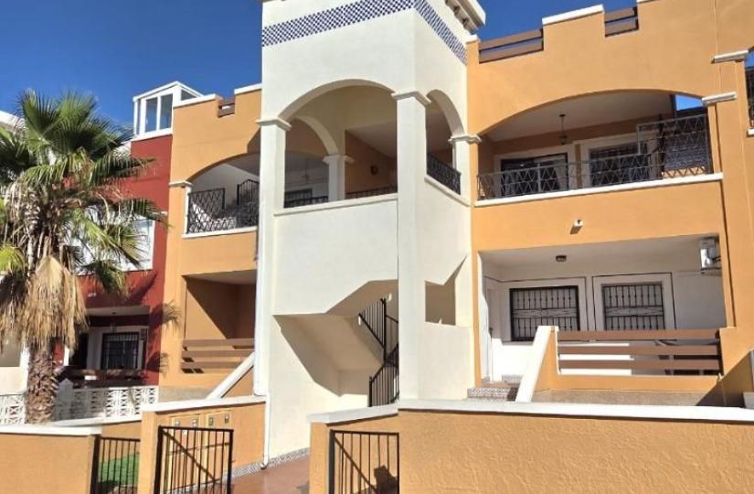 Apartment with 2 bedrooms and 2 bathrooms in Orihuela Costa, Alicante