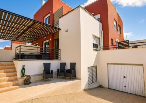 Semi detached with 3 bedrooms and 2 bathrooms in Algorfa, Alicante
