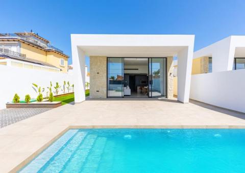 Villa with 3 bedrooms and 2 bathrooms in Torrevieja, Alicante