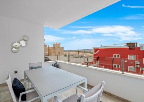 Apartment with 2 bedrooms and 2 bathrooms in Orihuela Costa, Alicante