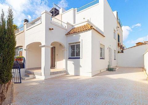 Semi detached with 3 bedrooms and 2 bathrooms in Orihuela Costa, Alicante