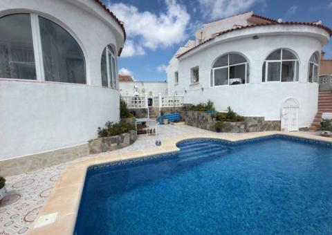 Villa with 4 bedrooms and 2 bathrooms in Ciudad Quesada, Alicante