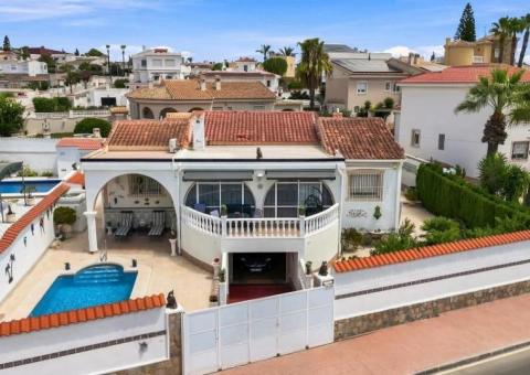 Villa with 3 bedrooms and 3 bathrooms in Ciudad Quesada, Alicante