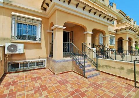 Townhouse with 3 bedrooms and 2 bathrooms in Orihuela Costa, Alicante