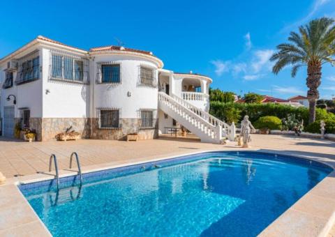 Villa with 5 bedrooms and 3 bathrooms in Ciudad Quesada, Alicante