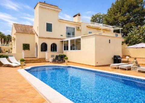 Villa with 4 bedrooms and 3 bathrooms in San Miguel de Salinas, Alicante
