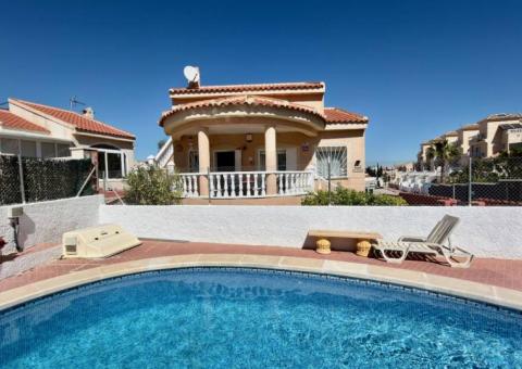 Villa with 2 bedrooms and 1 bathrooms in Ciudad Quesada, Alicante