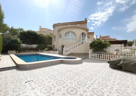 Villa with 4 bedrooms and 2 bathrooms in Ciudad Quesada, Alicante