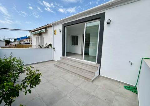 Bungalow with 2 bedrooms and 1 bathrooms in Torrevieja, Alicante
