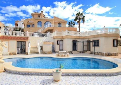Villa with 5 bedrooms and 5 bathrooms in Ciudad Quesada, Alicante