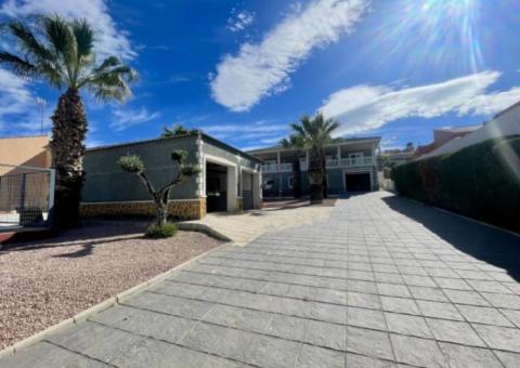 Villa with 4 bedrooms and 3 bathrooms in Ciudad Quesada, Alicante