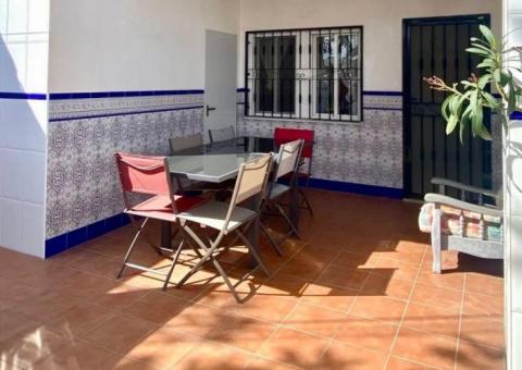Bungalow with 2 bedrooms and 1 bathrooms in Torrevieja, Alicante