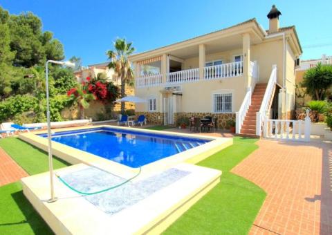 Villa with 3 bedrooms and 2 bathrooms in Almoradí, Alicante