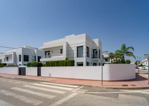 Villa with 4 bedrooms and 4 bathrooms in Ciudad Quesada, Alicante