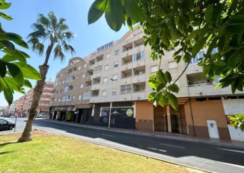 Penthouse with 2 bedrooms and 1 bathrooms in Torrevieja, Alicante