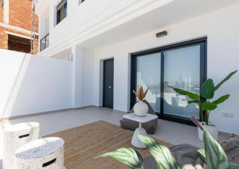 Townhouse with 4 bedrooms and 2 bathrooms in Rafal, Alicante