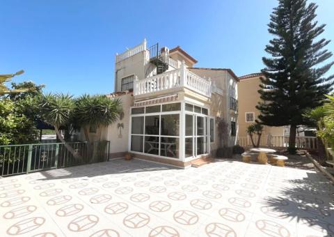 Villa with 3 bedrooms and 2 bathrooms in Algorfa, Alicante