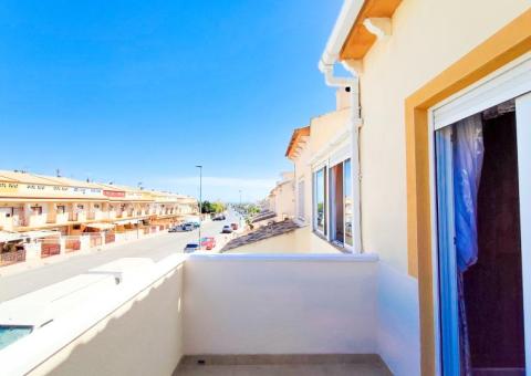 Townhouse with 2 bedrooms and 2 bathrooms in Orihuela Costa, Alicante
