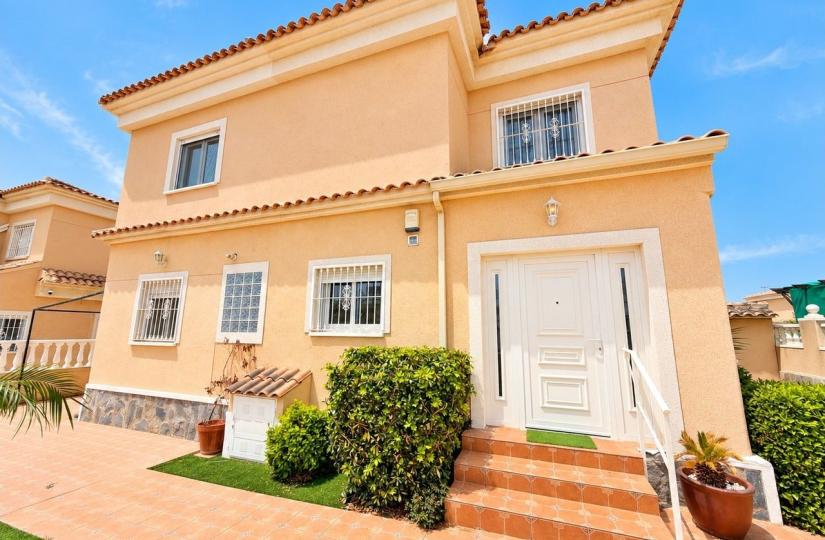 Chalet till salu San Fulgencio Alicante, Spain