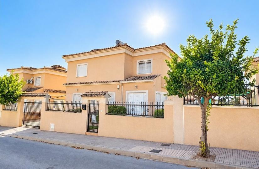 Chalet till salu San Fulgencio Alicante, Spain