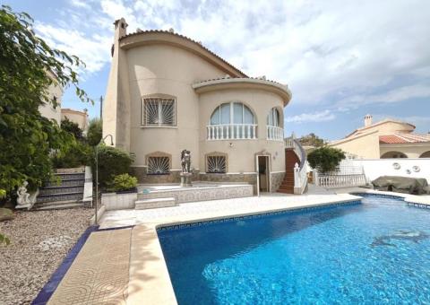Villa with 4 bedrooms and 2 bathrooms in Ciudad Quesada, Alicante